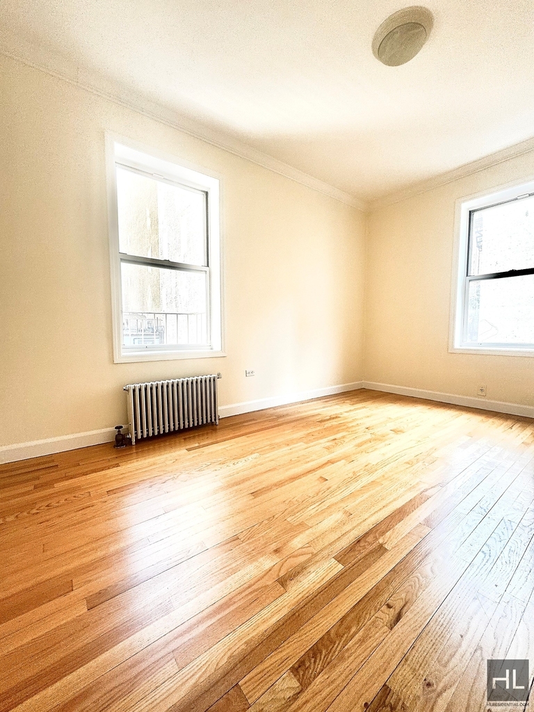 West 13 Street - Photo 2