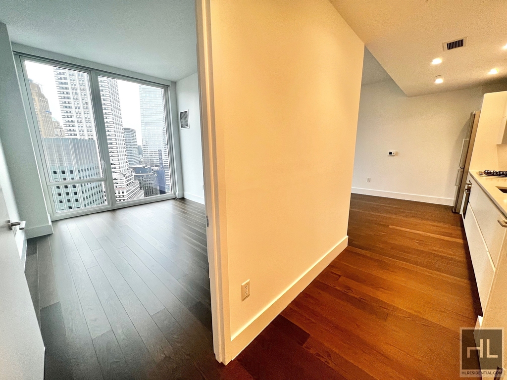 East 44th Street - Photo 4