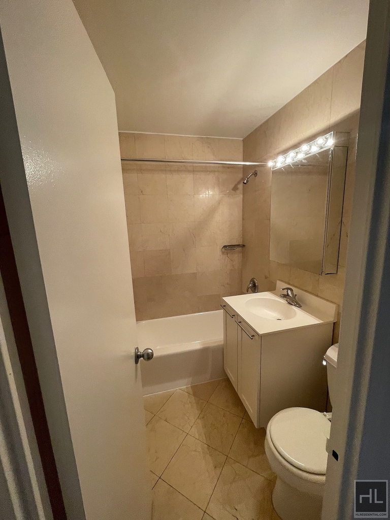 East 49 Street - Photo 2