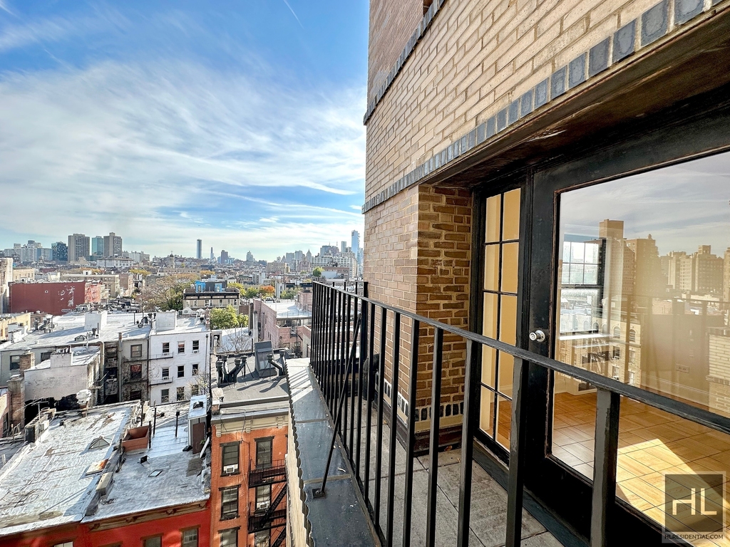 Christopher Street - Photo 1