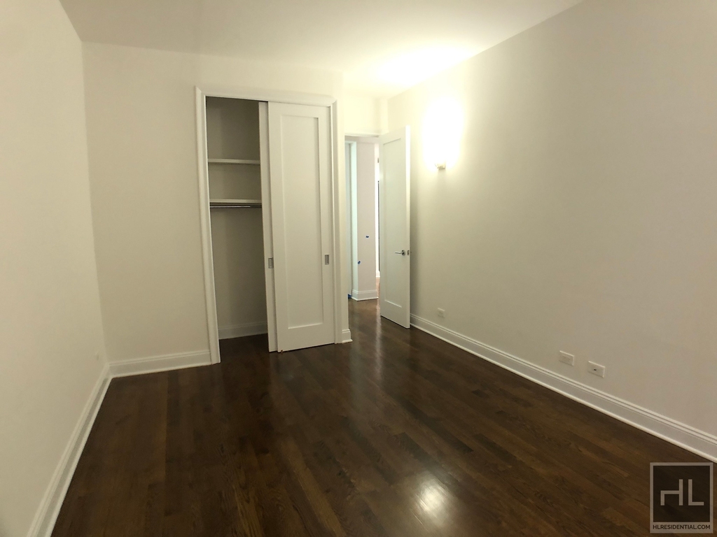 West 22 Street - Photo 3