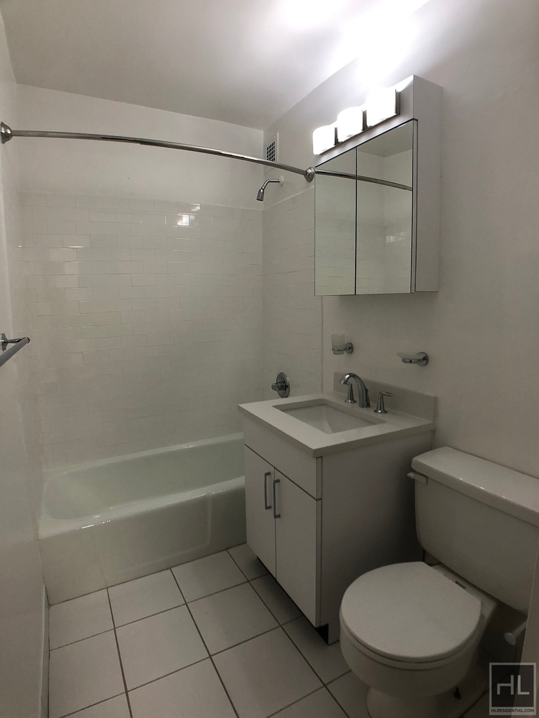 West 22 Street - Photo 2