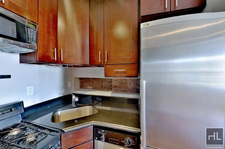 10 Avenue - Photo 1