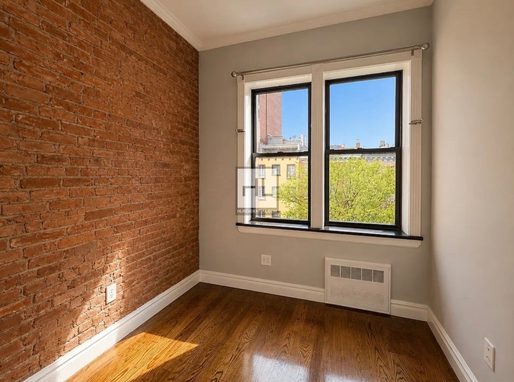 West 14 Street - Photo 1