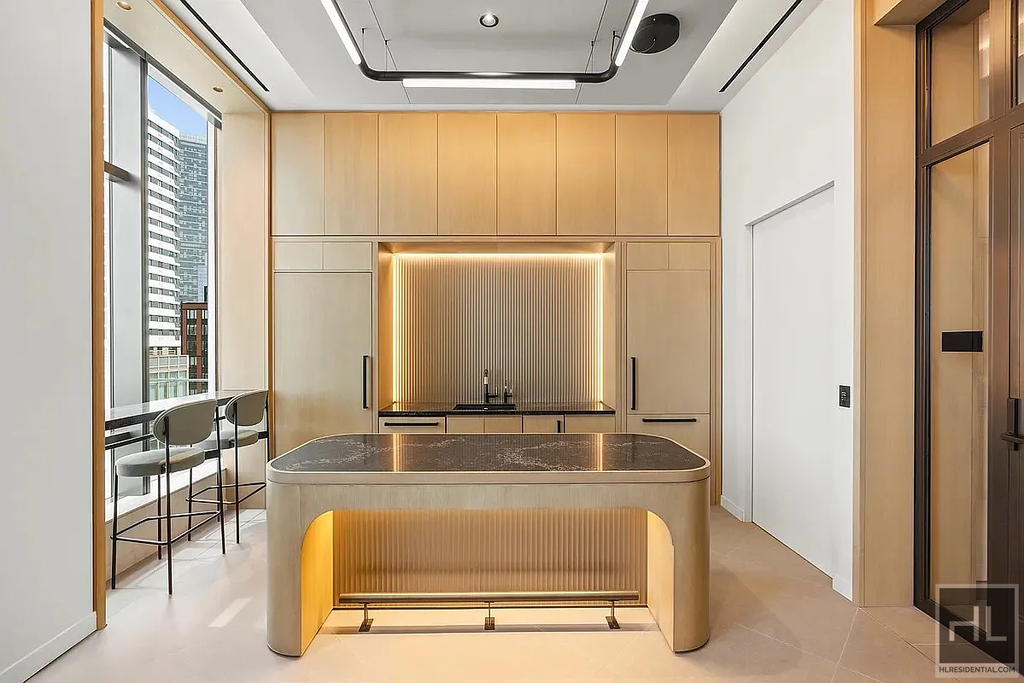 42nd Road - Photo 11