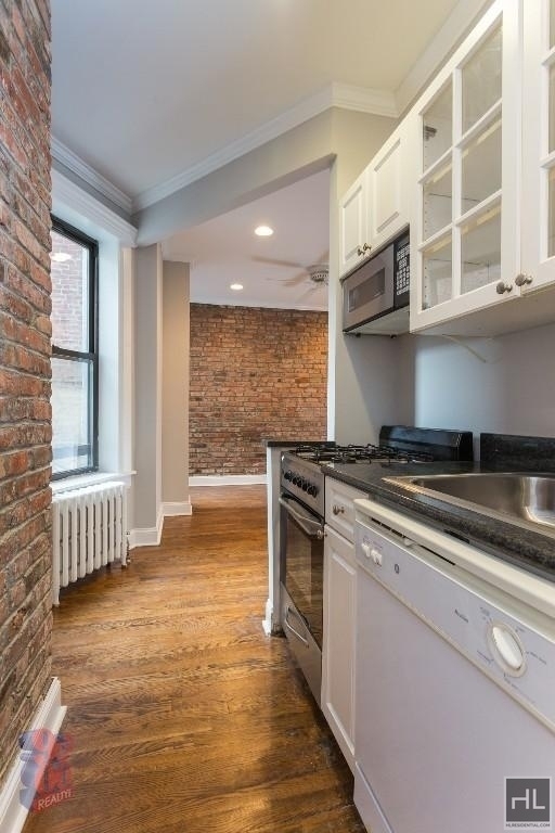 East 13th Street - Photo 3