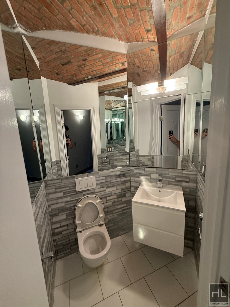 West 103 Street - Photo 7