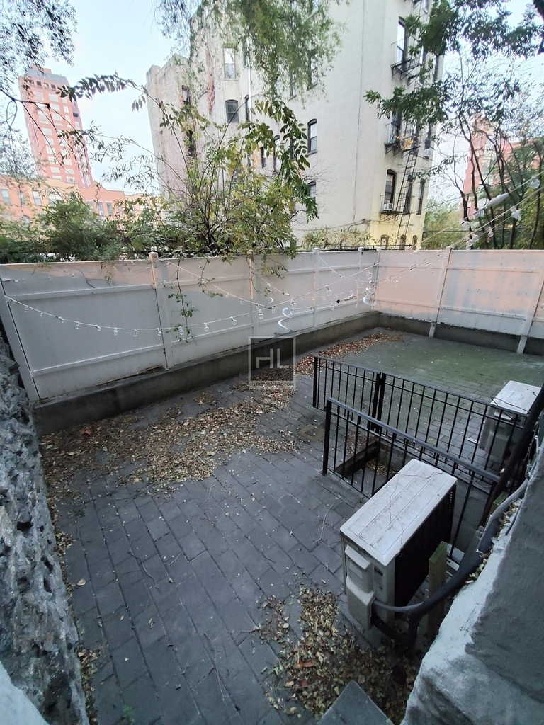 West 103rd Street - Photo 8