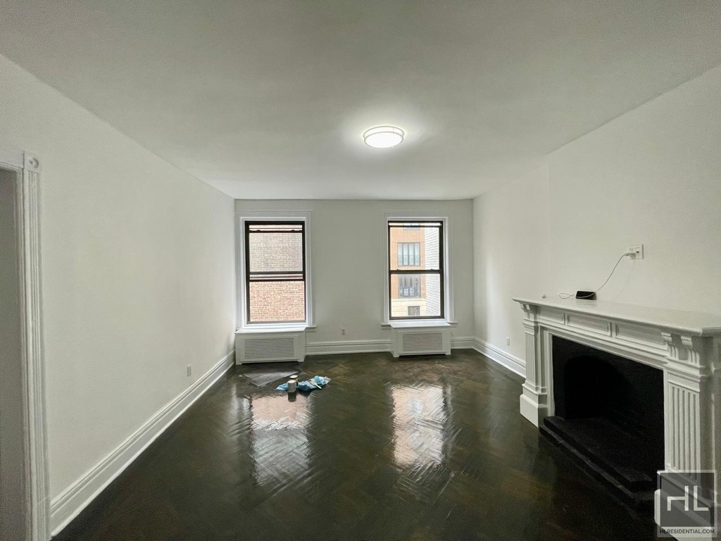 East 80th Street - Photo 0