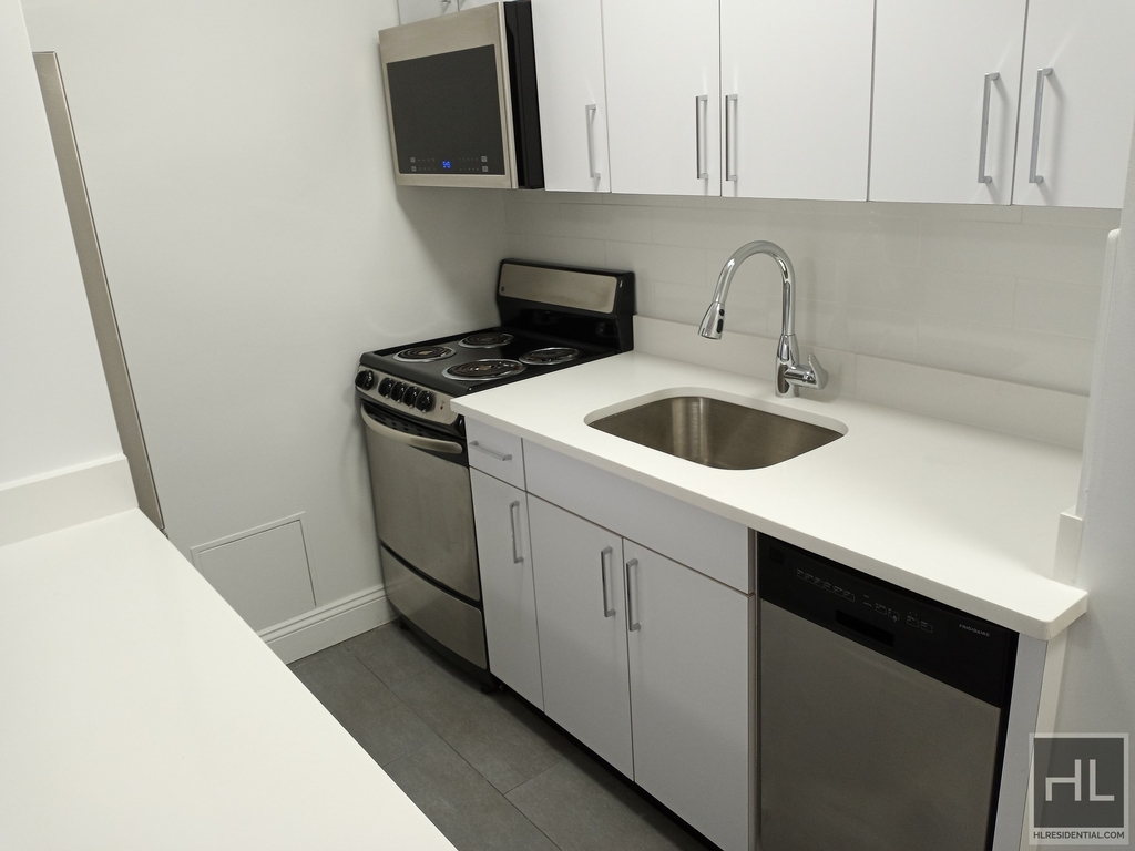West 73rd Street - Photo 3