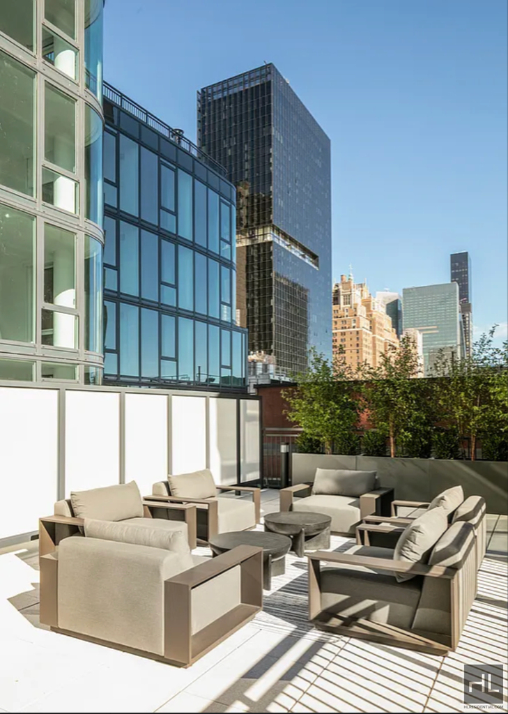 1st Avenue - Photo 13