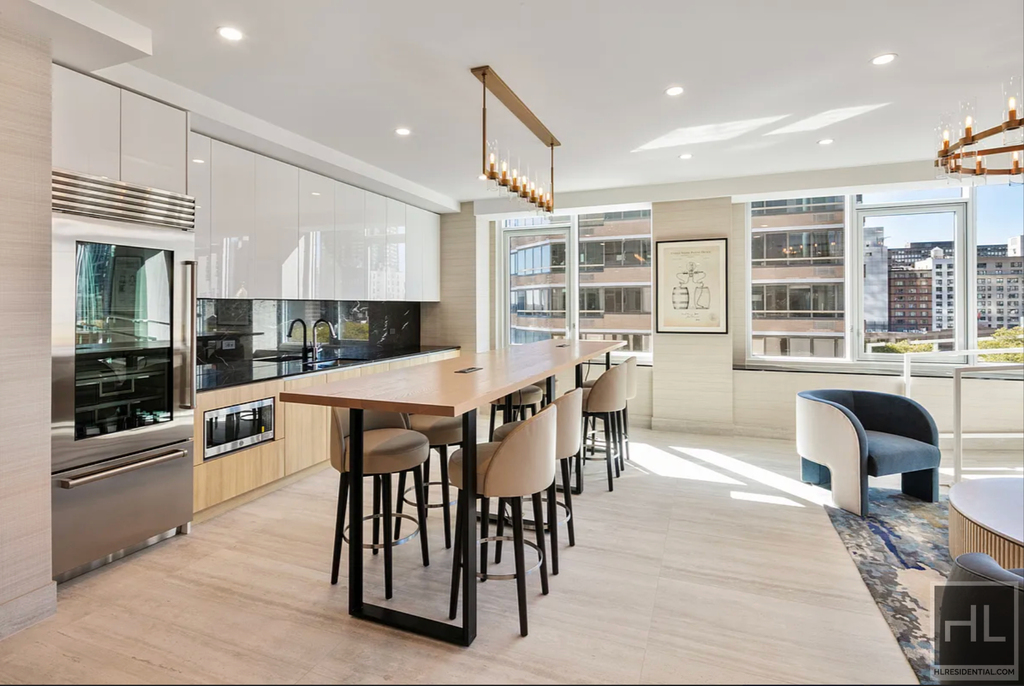 1st Avenue - Photo 8
