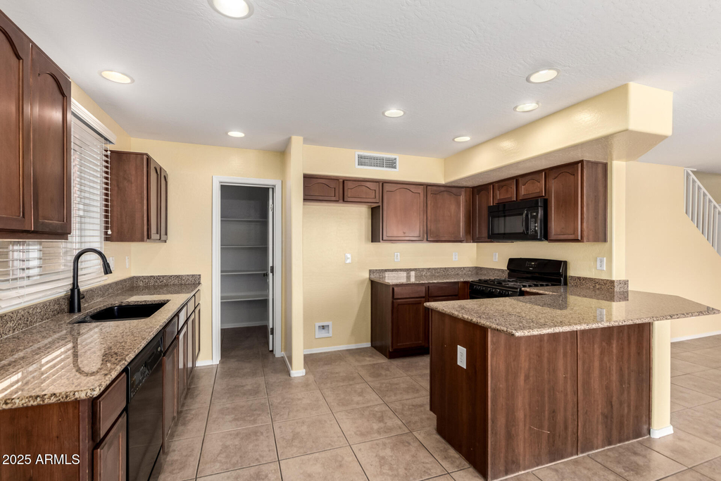 18103 W Smokey Drive - Photo 8