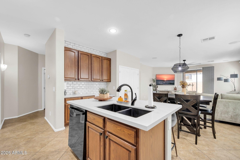 9207 N 182nd Lane - Photo 5