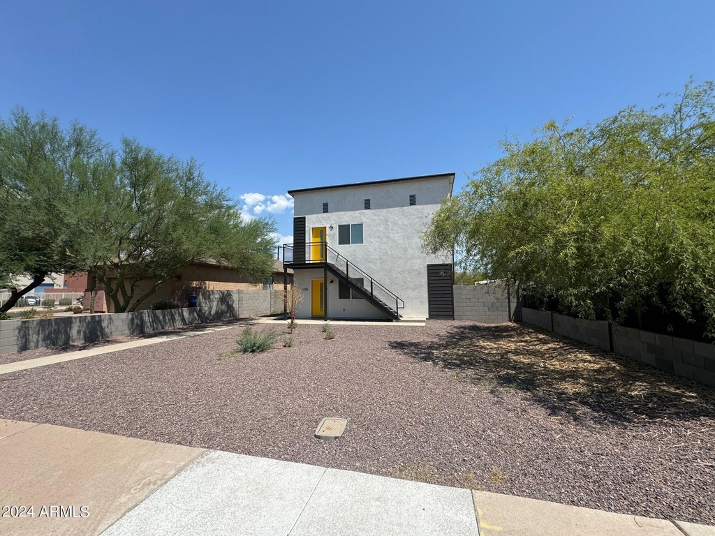 1106 E Yuma Street - Photo 0