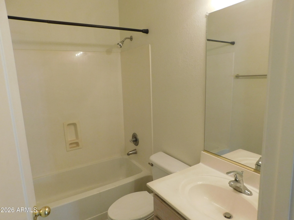 2430 E Fairview Street - Photo 14