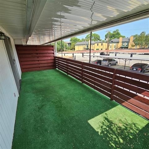 6033 Sandhurst Lane - Photo 10