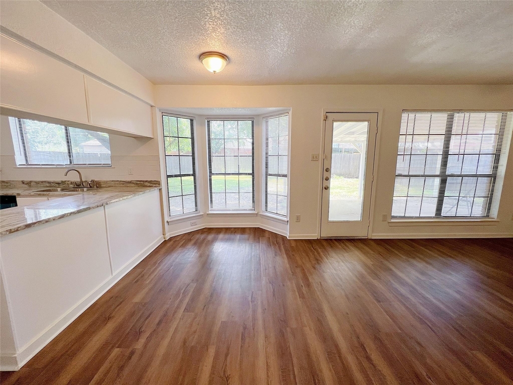 616 Valley Spring Drive - Photo 9