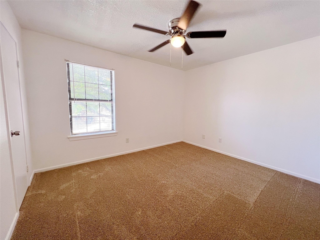 616 Valley Spring Drive - Photo 19