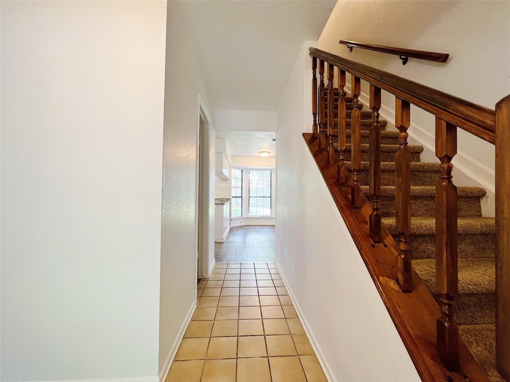 616 Valley Spring Drive - Photo 15