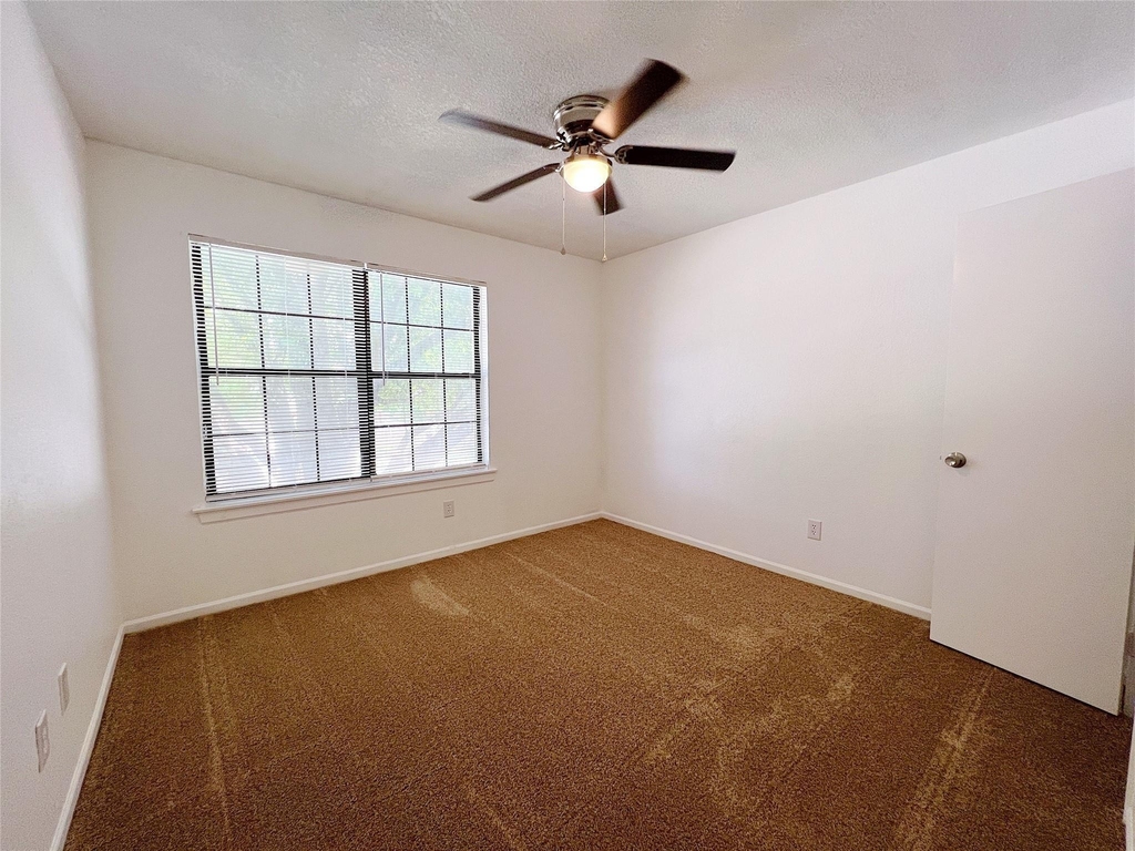 616 Valley Spring Drive - Photo 24
