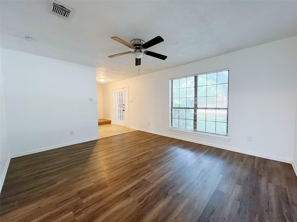 616 Valley Spring Drive - Photo 3