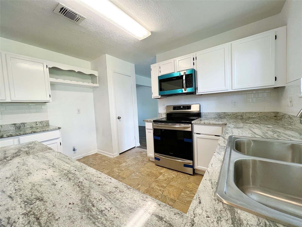 616 Valley Spring Drive - Photo 8