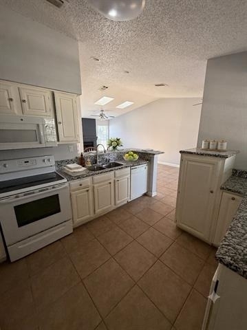 2105 Maplewood Trail - Photo 2