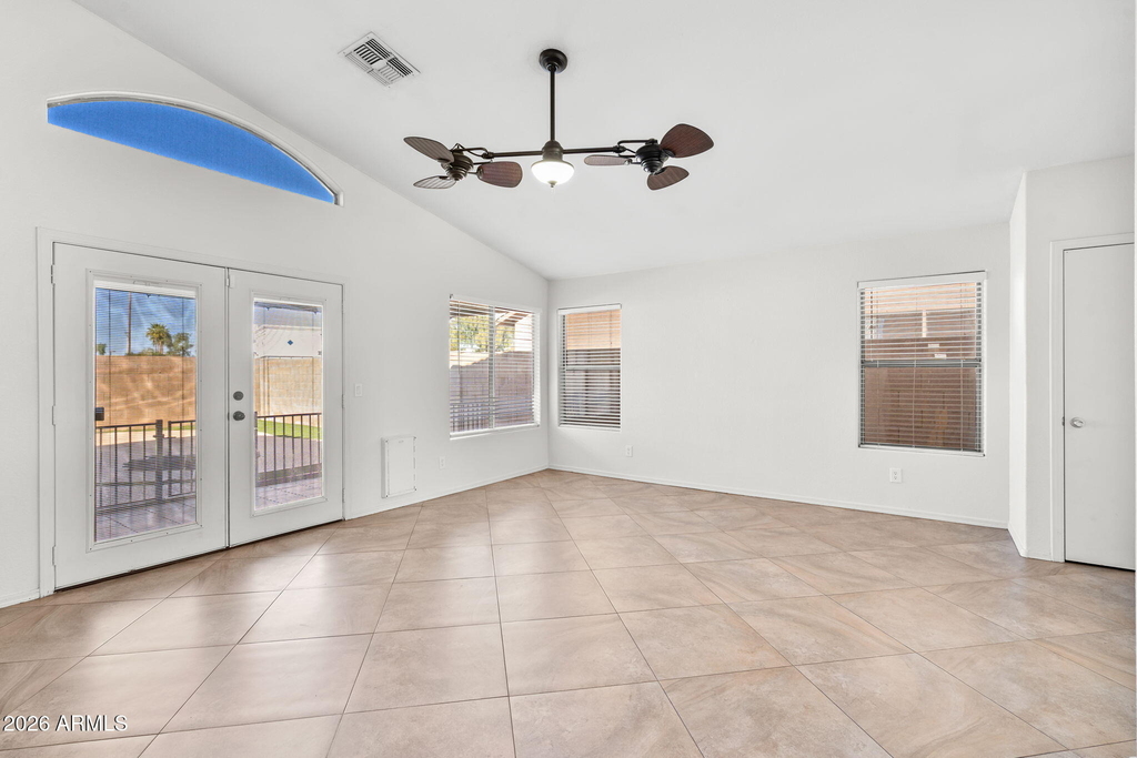 1638 E Barbarita Avenue - Photo 6