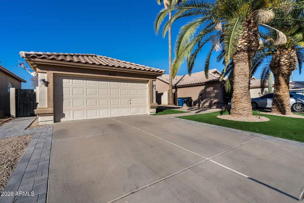 1638 E Barbarita Avenue - Photo 1