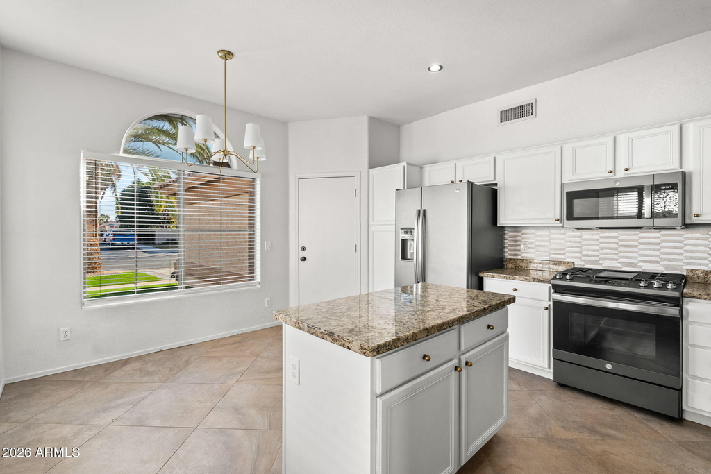 1638 E Barbarita Avenue - Photo 8