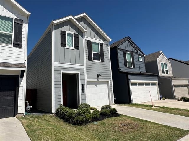 3222 Hampton Drive - Photo 0