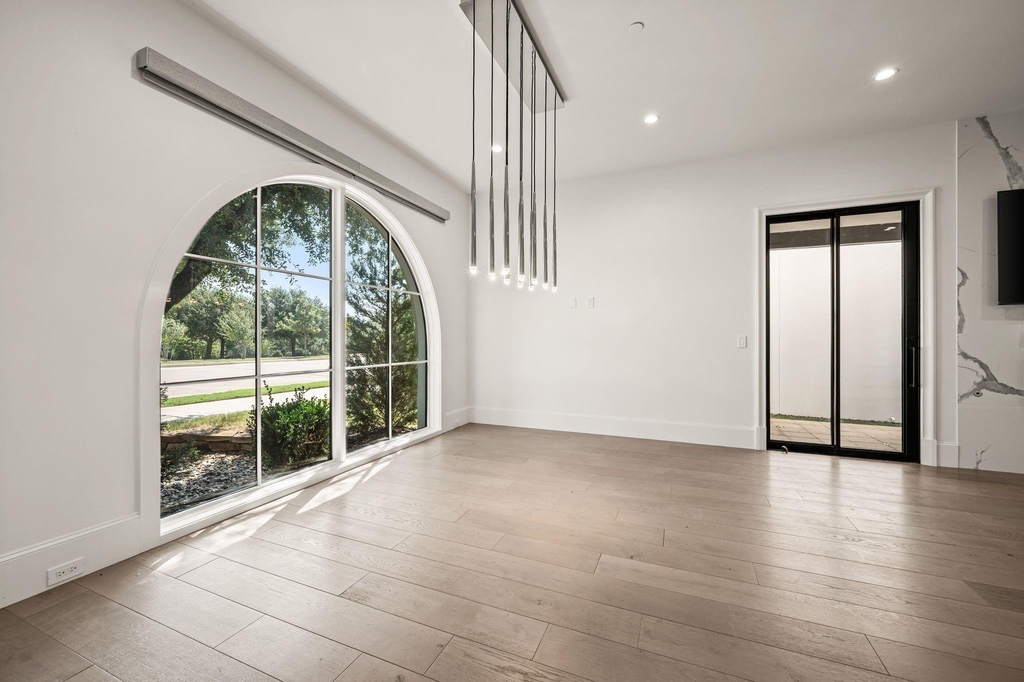 2850 Lakeside Parkway - Photo 7