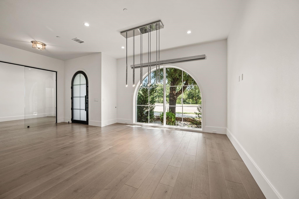 2850 Lakeside Parkway - Photo 6