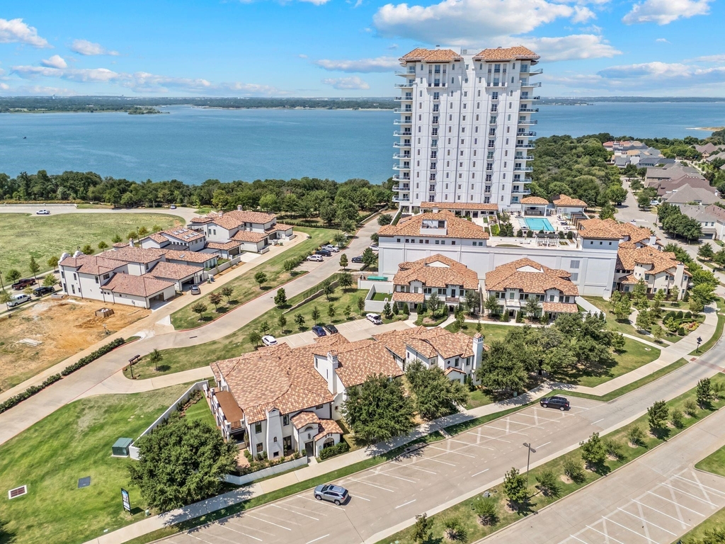 2850 Lakeside Parkway - Photo 32