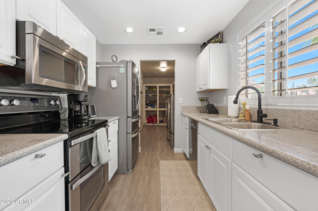 24810 S Foxglenn Drive - Photo 10