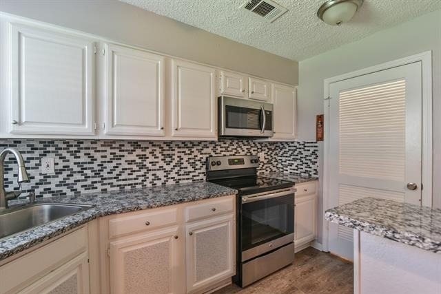 1906 Emerald Place - Photo 11