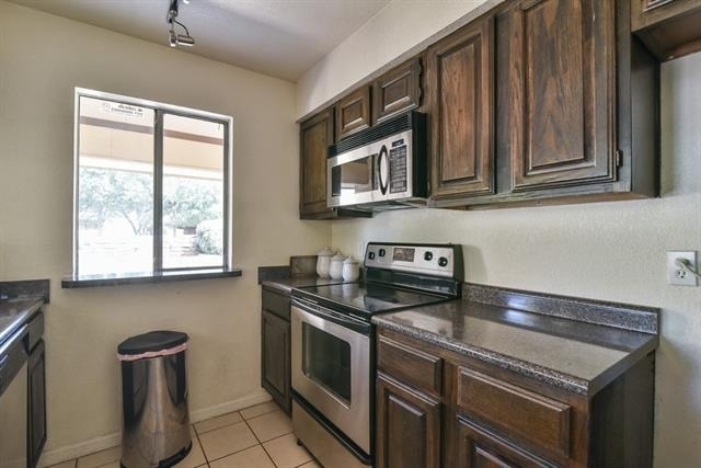 1906 Emerald Place - Photo 28