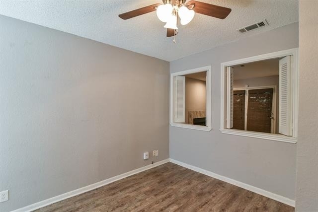 1906 Emerald Place - Photo 3