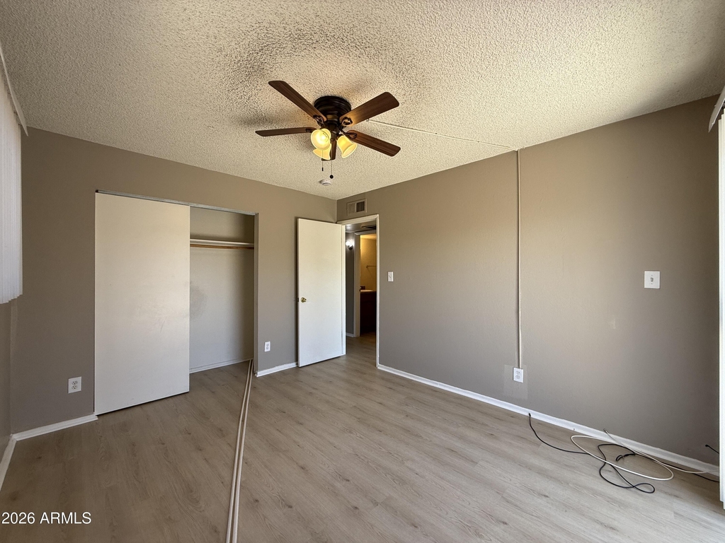 2201 W Belmont Avenue - Photo 3