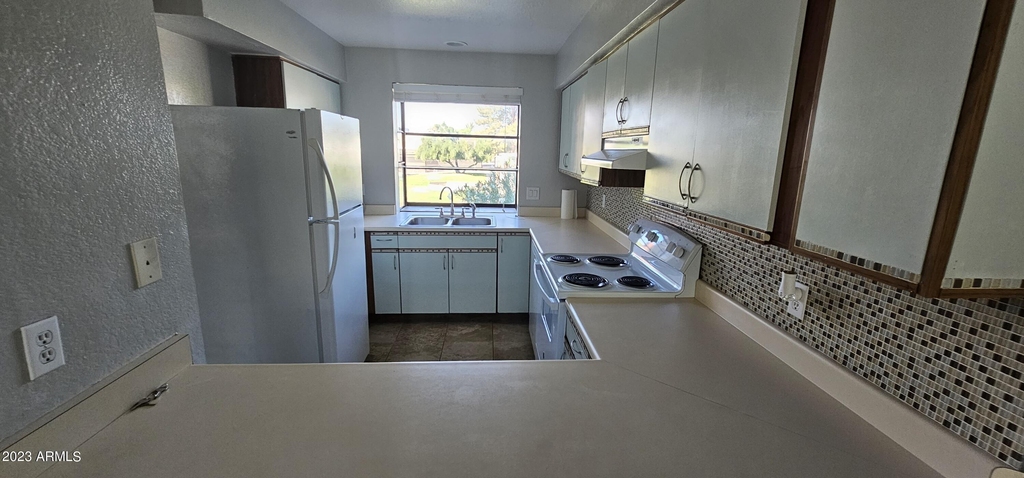3309 N 70th Street - Photo 2