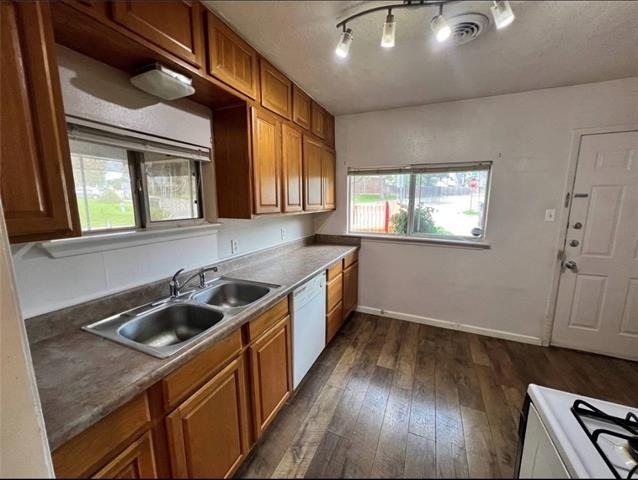 600 Lake Drive - Photo 5
