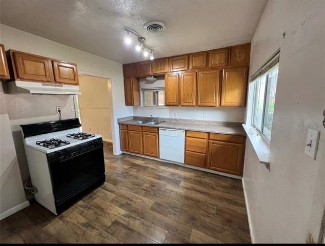 600 Lake Drive - Photo 4