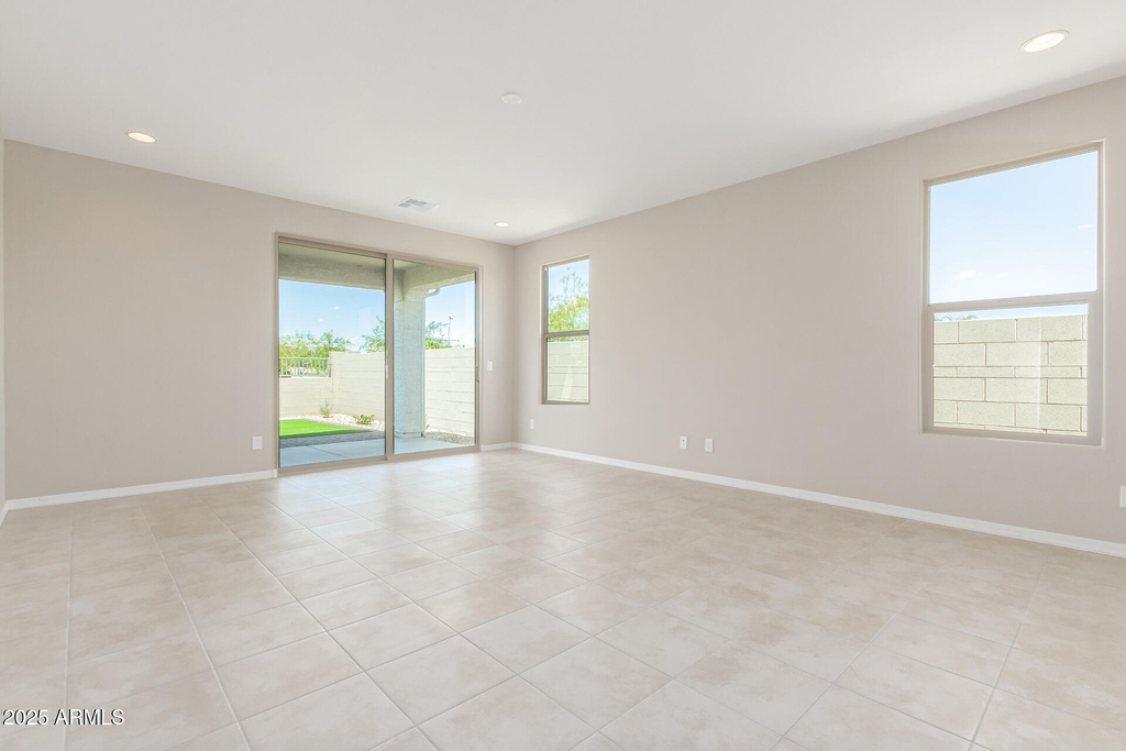 8804 W Marshall Avenue - Photo 5