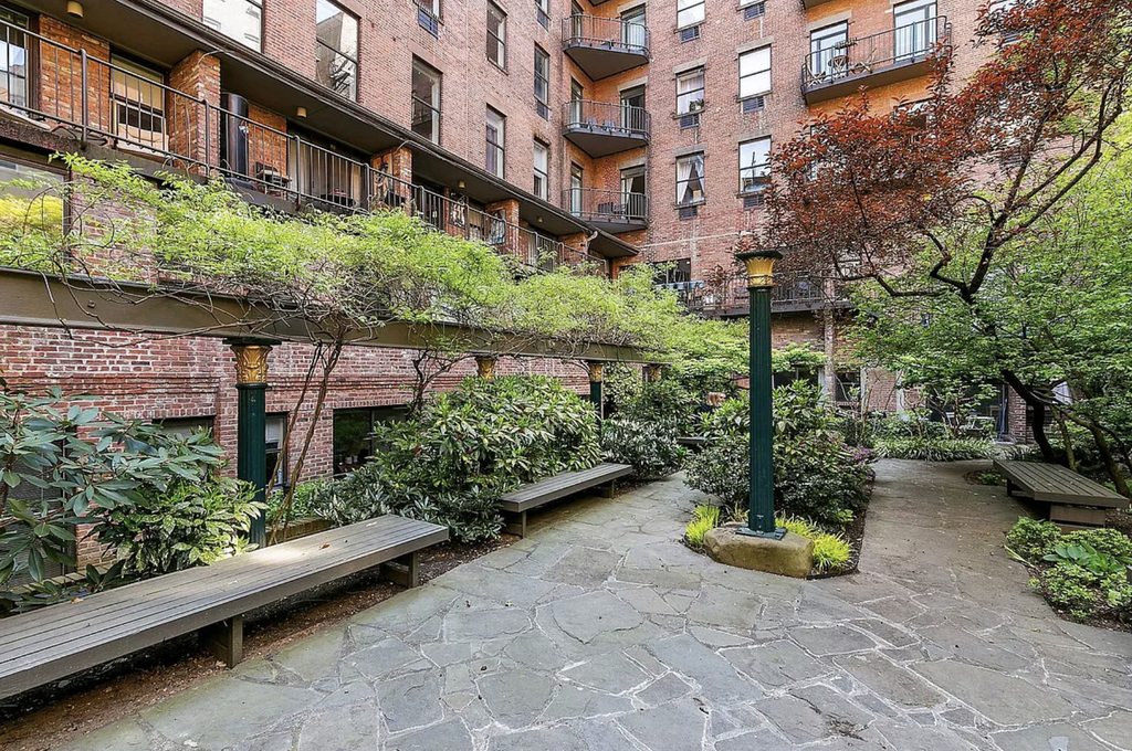 East 12th Street - Photo 4