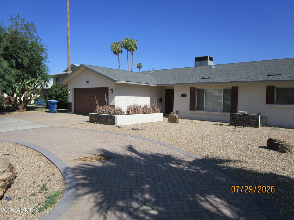 1316 E Donner Drive - Photo 0