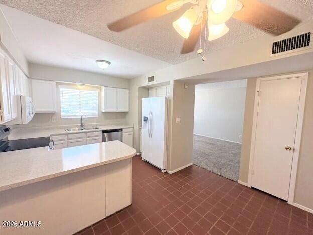215 N Kachina -- - Photo 4