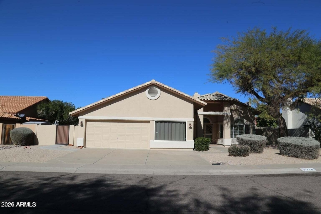 9014 E Larkspur Drive - Photo 0