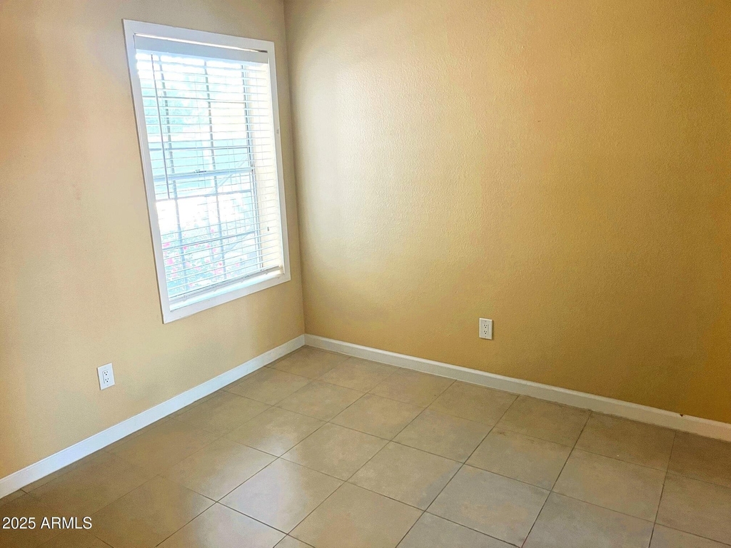 255 S Kyrene Road - Photo 6