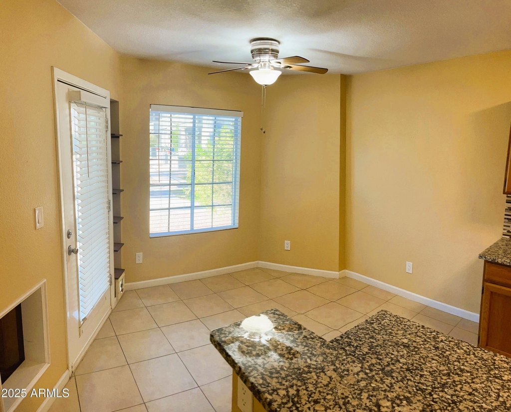 255 S Kyrene Road - Photo 2
